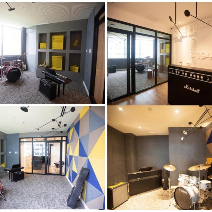 Acellyne'S Suites At The Residences At Commonwealth By Century Quezon City Esterno foto