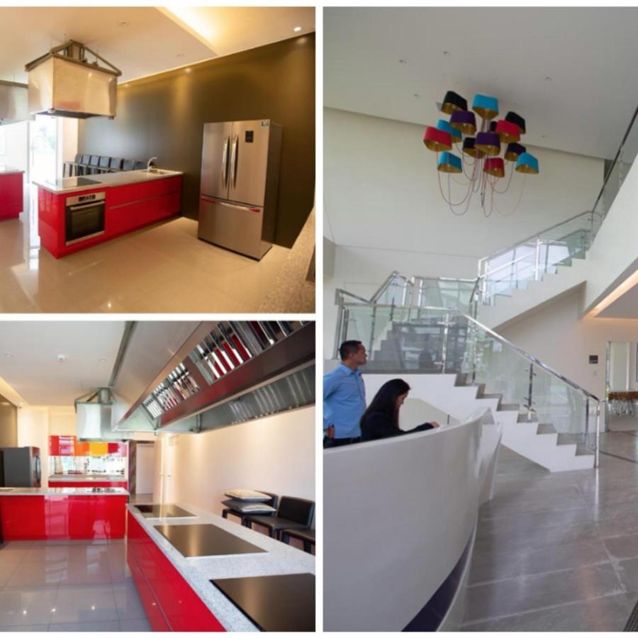 Acellyne'S Suites At The Residences At Commonwealth By Century Quezon City Esterno foto