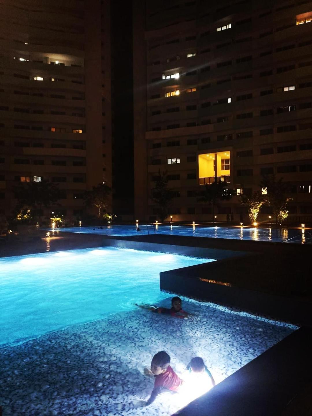 Acellyne'S Suites At The Residences At Commonwealth By Century Quezon City Esterno foto