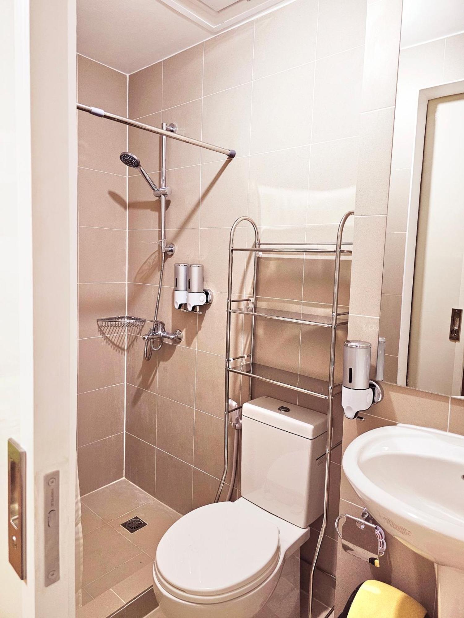 Acellyne'S Suites At The Residences At Commonwealth By Century Quezon City Camera foto