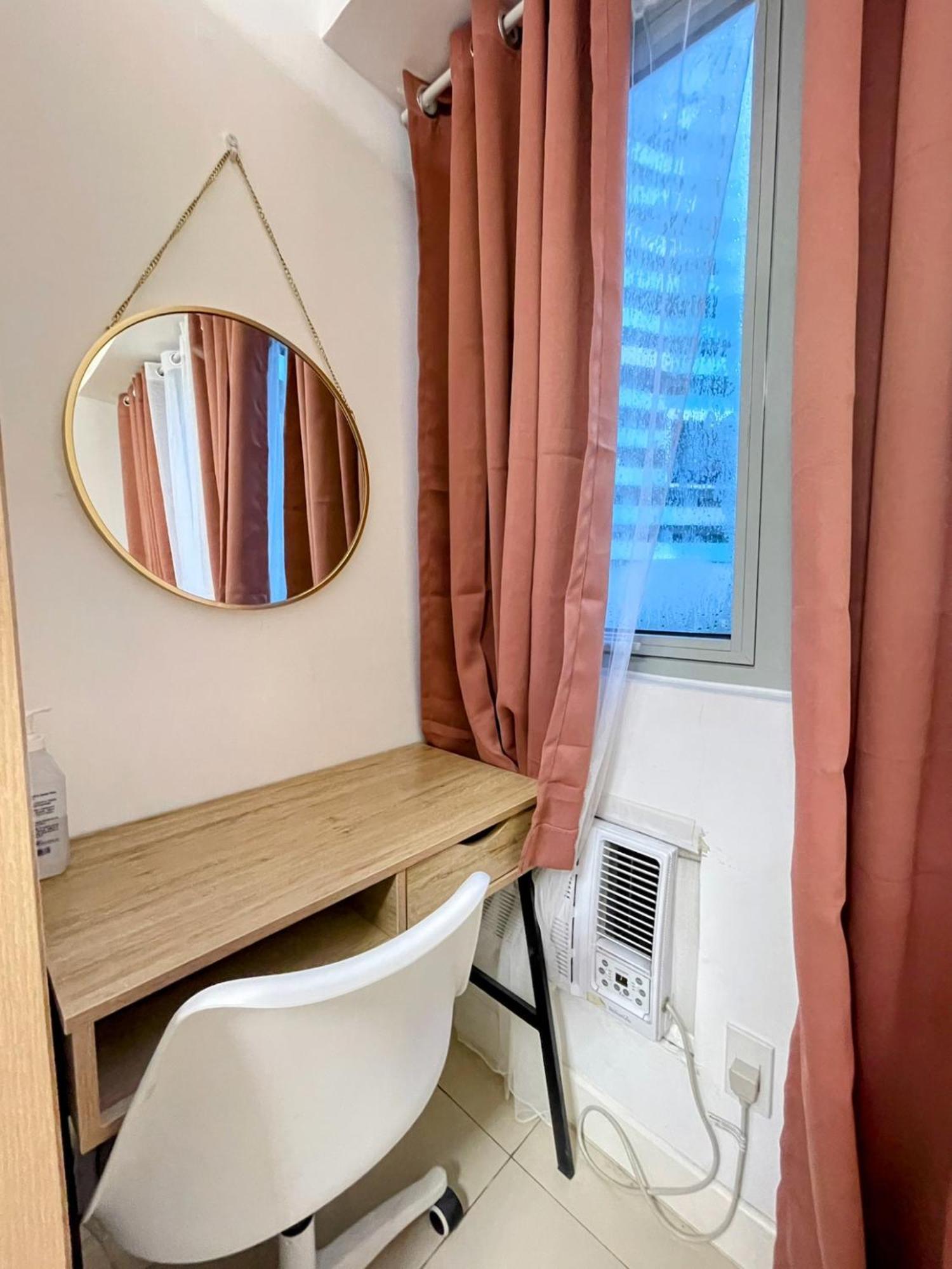 Acellyne'S Suites At The Residences At Commonwealth By Century Quezon City Camera foto