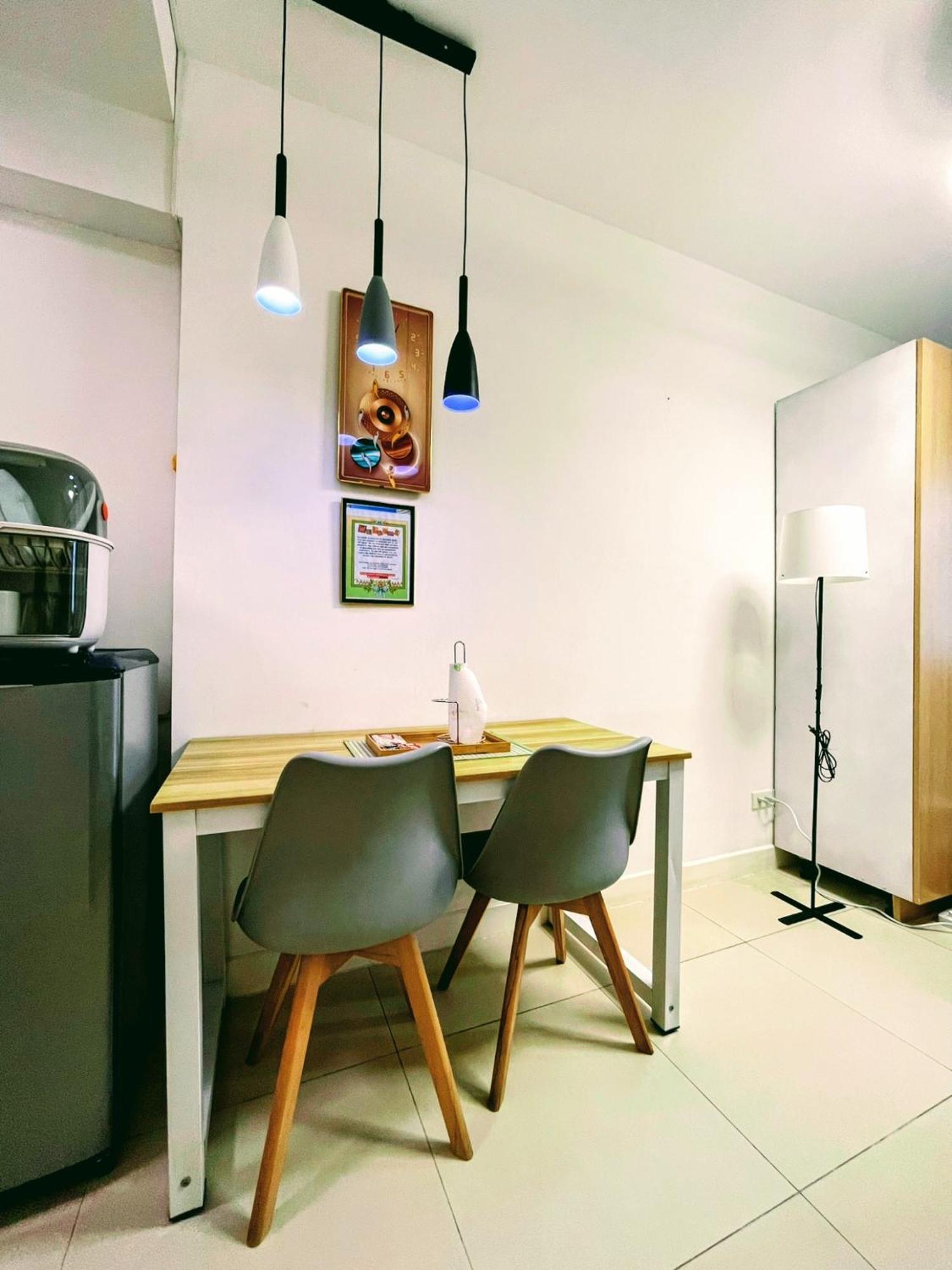 Acellyne'S Suites At The Residences At Commonwealth By Century Quezon City Camera foto