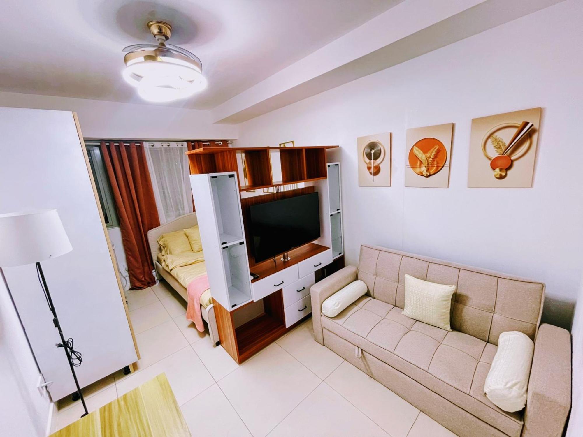 Acellyne'S Suites At The Residences At Commonwealth By Century Quezon City Camera foto