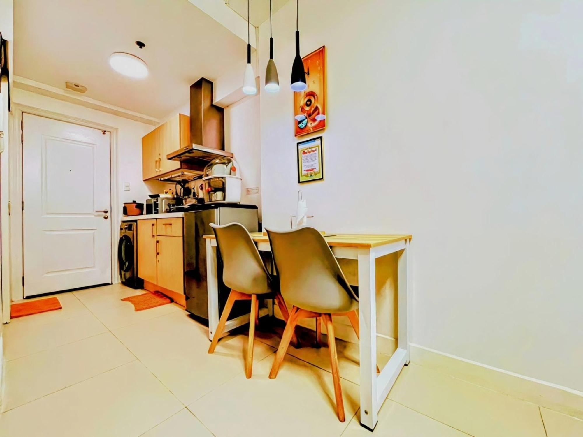 Acellyne'S Suites At The Residences At Commonwealth By Century Quezon City Camera foto